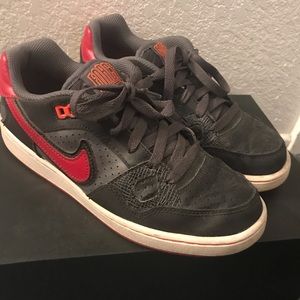 Nike men size 5.5